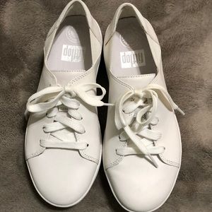 FIT Flop sz 6 white leather tennis shoes